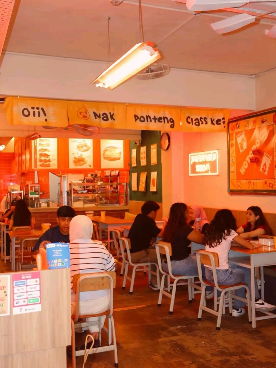 DINE, CHILL & GET SAUCY